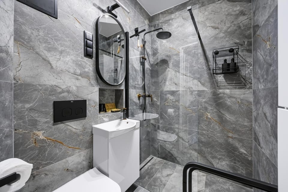 Shower, Toilet, Bathroom