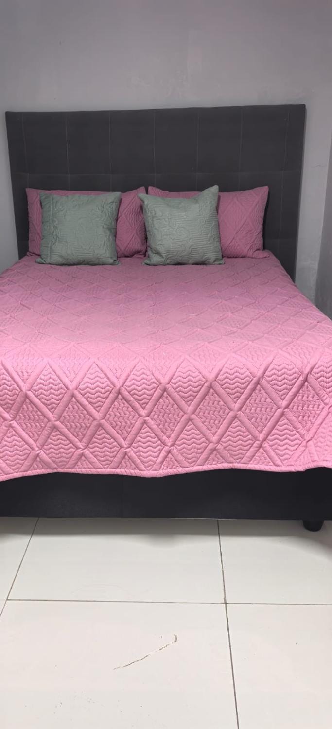SunSet Guest House Bed and Breakfast in KwaZulu-Natal