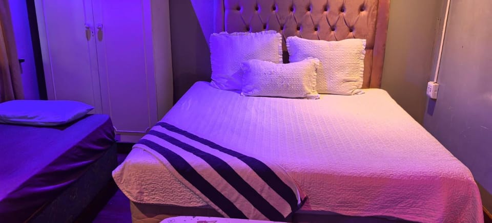 SunSet Guest House Bed and Breakfast in KwaZulu-Natal