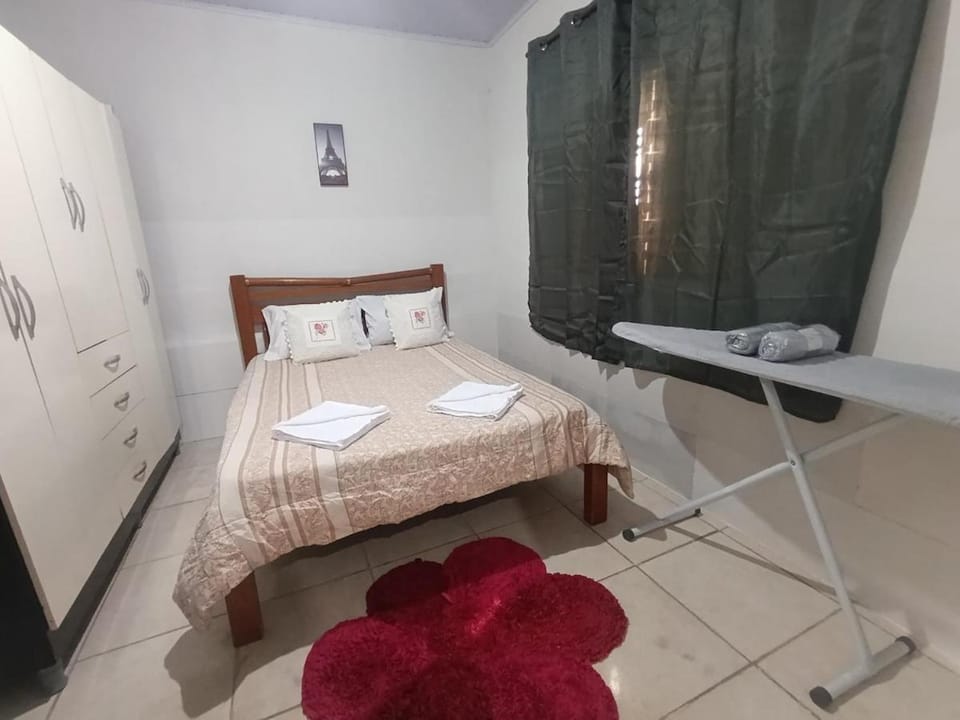 A poucos metros da Rodoviária do Centro House in Goiania