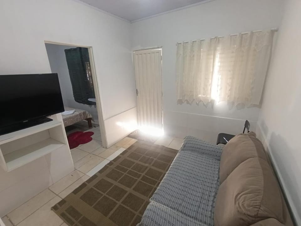 A poucos metros da Rodoviária do Centro House in Goiania
