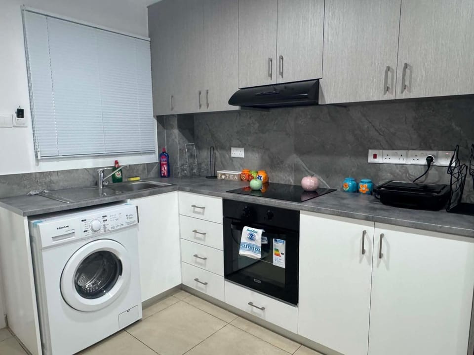 Kato Paphos Holiday Maisonette 400m from the Beach House in Paphos