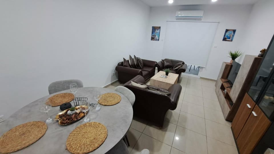 Kato Paphos Holiday Maisonette 400m from the Beach House in Paphos
