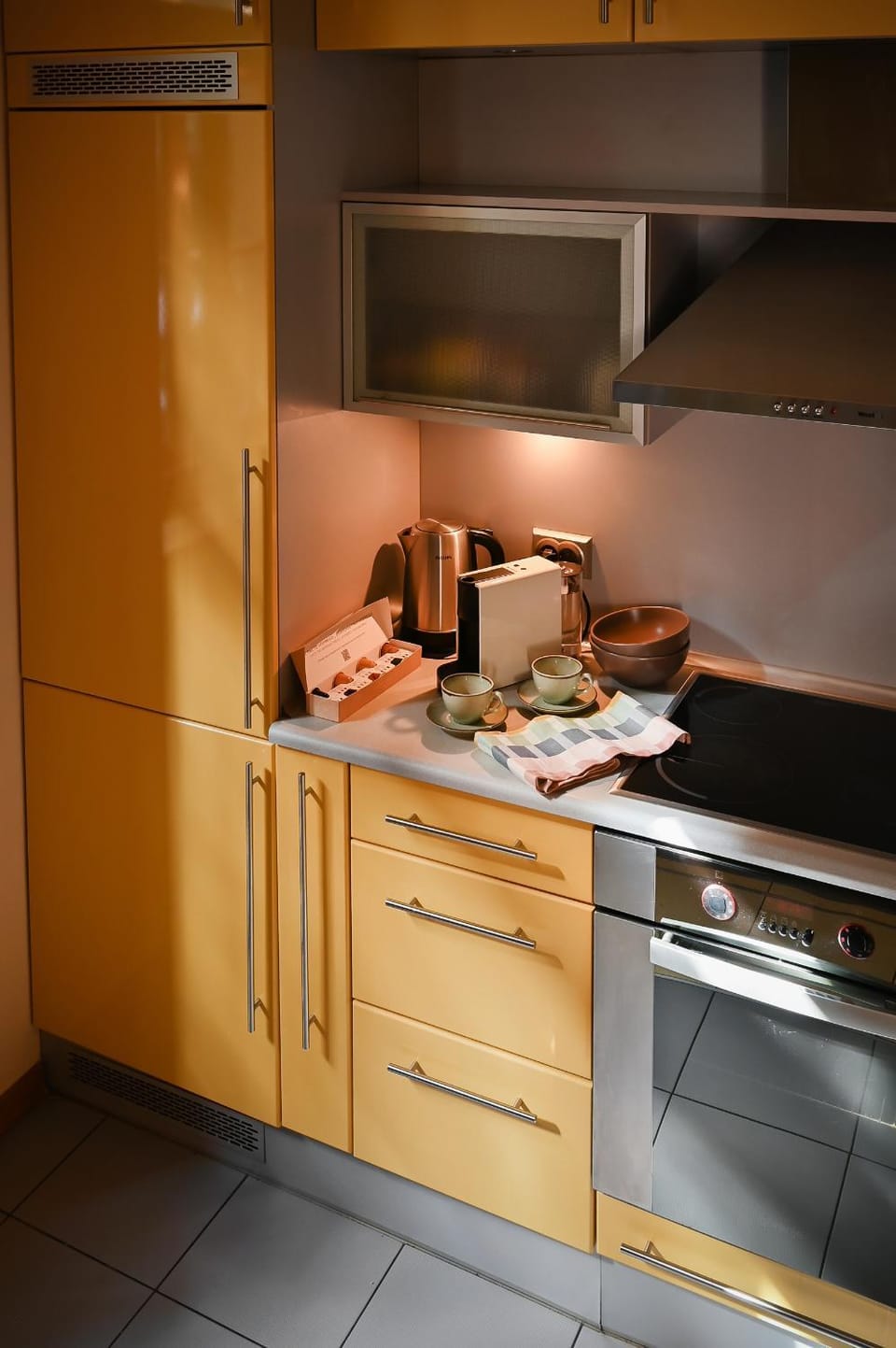 Kitchen or kitchenette, oven