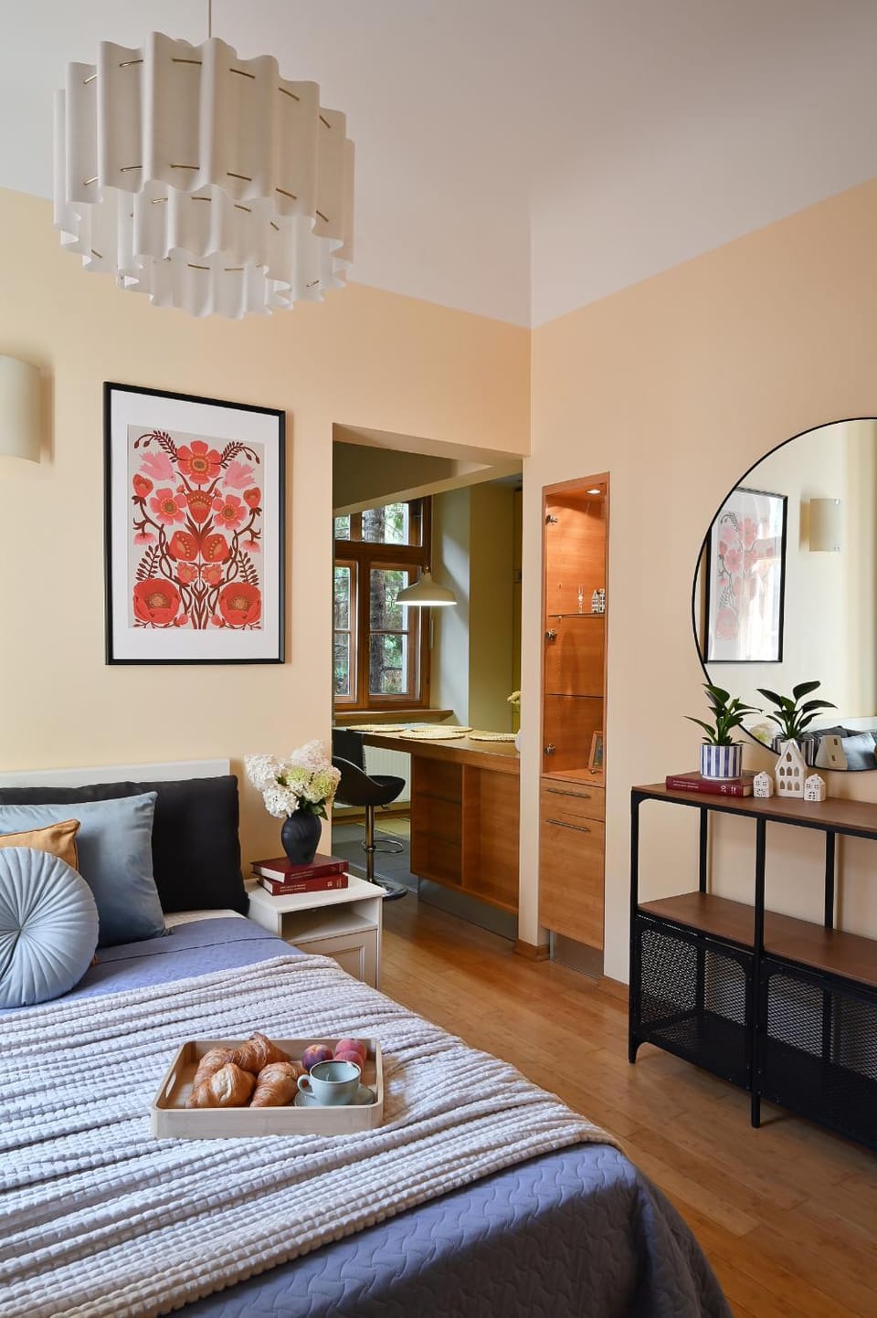 Bed, Living room, Photo of the whole room, Seating area, Bedroom