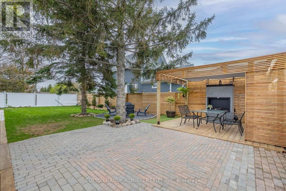 Cozy 4 bedrooms HOUSE NEAR THE LAKE House in Ontario