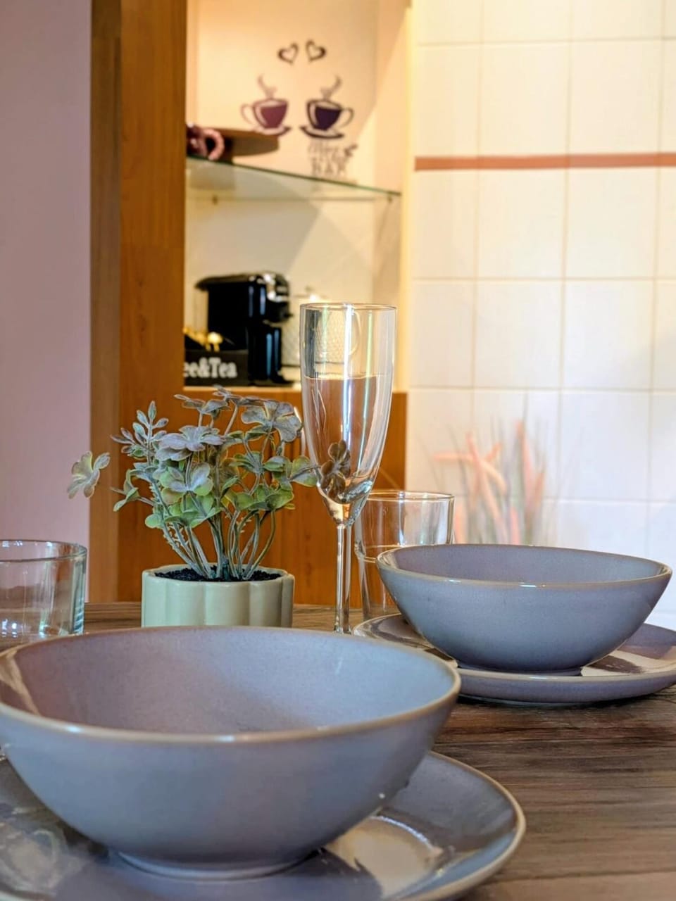 Coffee/tea facilities, Dining area