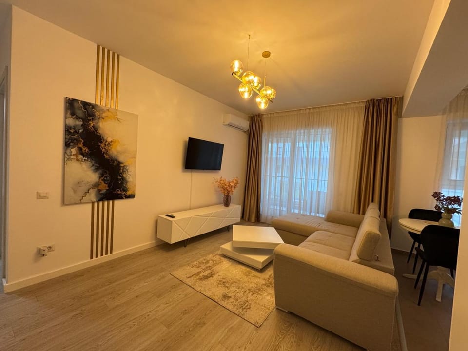 Communal lounge/ TV room, TV and multimedia, Living room, Seating area, Evening entertainment