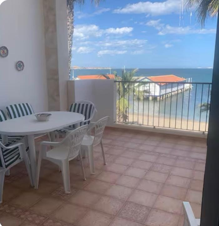 Primera línea de playa Apartment in Los Alcázares