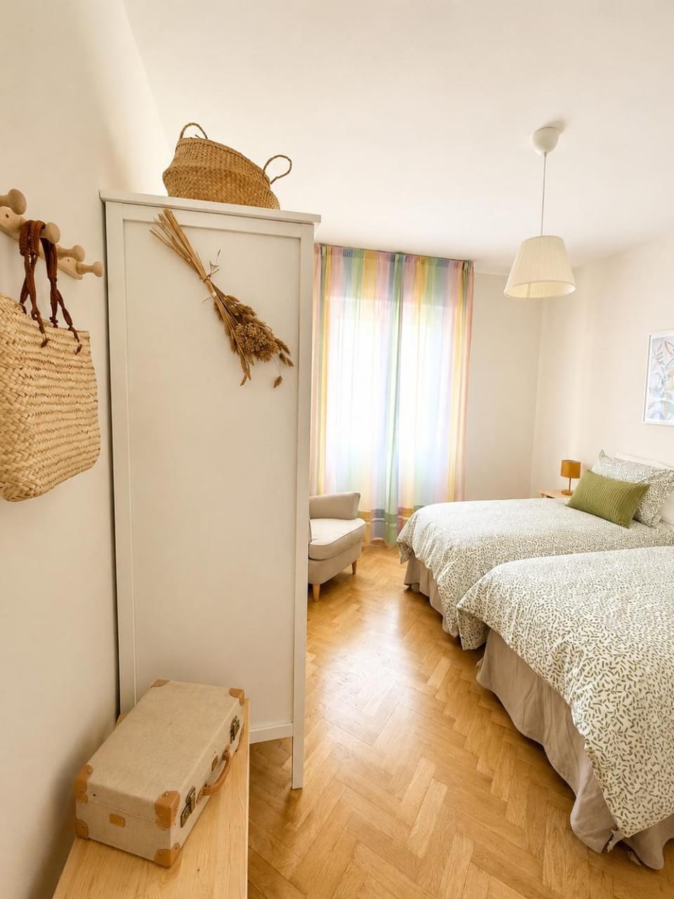 Bedroom, air conditioner