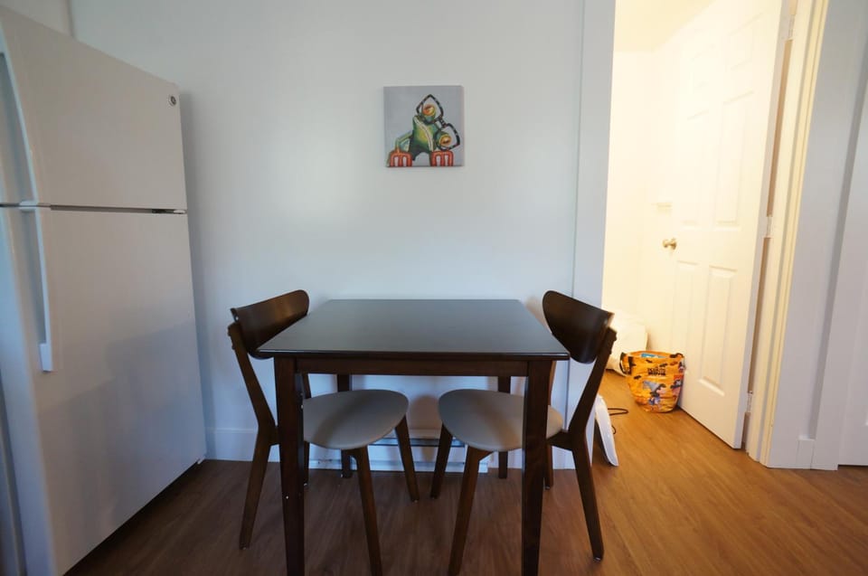 1BR-Capitol Hill Corner Retreat Apartment in Capitol Hill