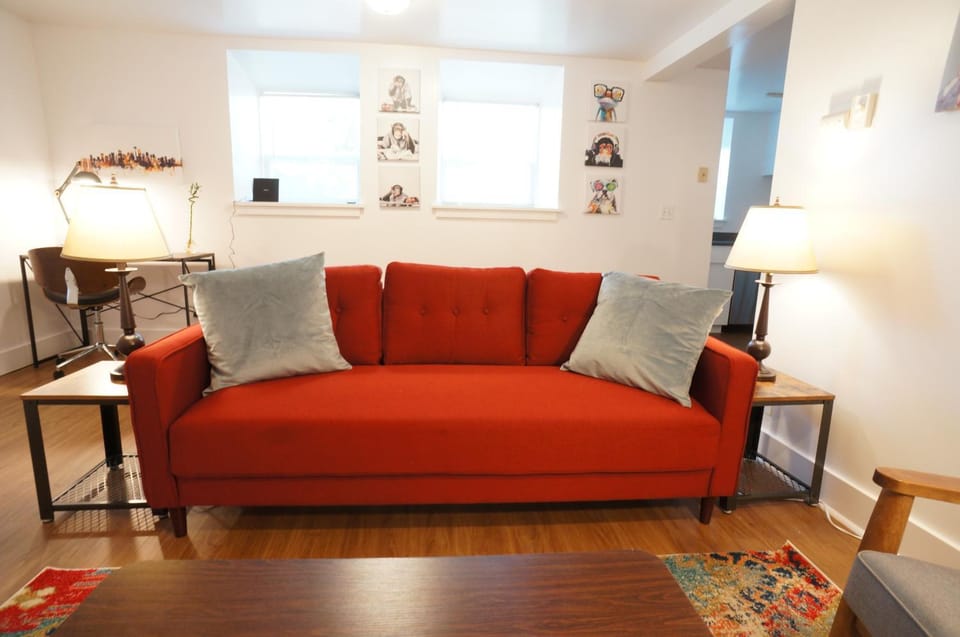 1BR-Capitol Hill Corner Retreat Apartment in Capitol Hill