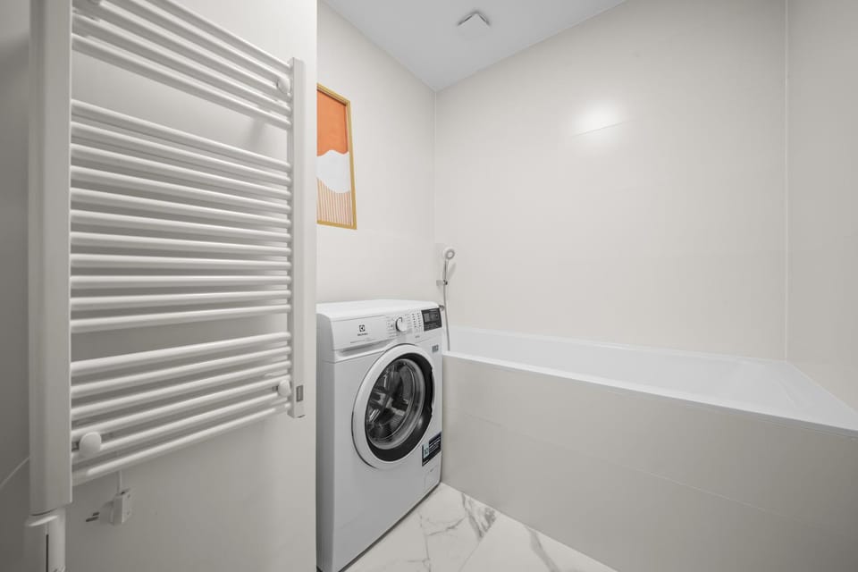 Bathroom, Bath, washing machine