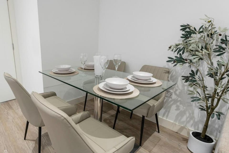 Luxury Riverside Apartment with Private Balcony Apartment in London Borough of Lewisham