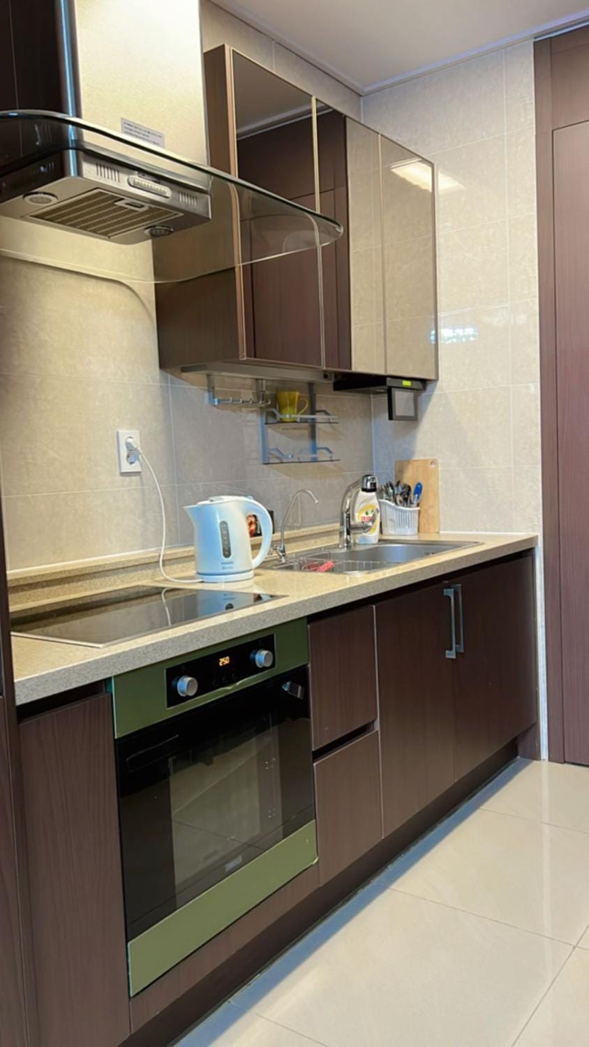 Coffee/tea facilities, Kitchen or kitchenette, stove, kitchen
