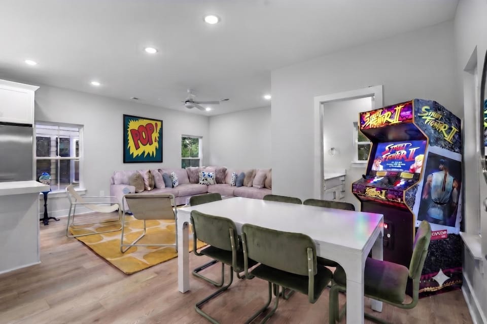Pop Art Paradise-2.5 Blocks-Beach-Pets! House in Myrtle Beach