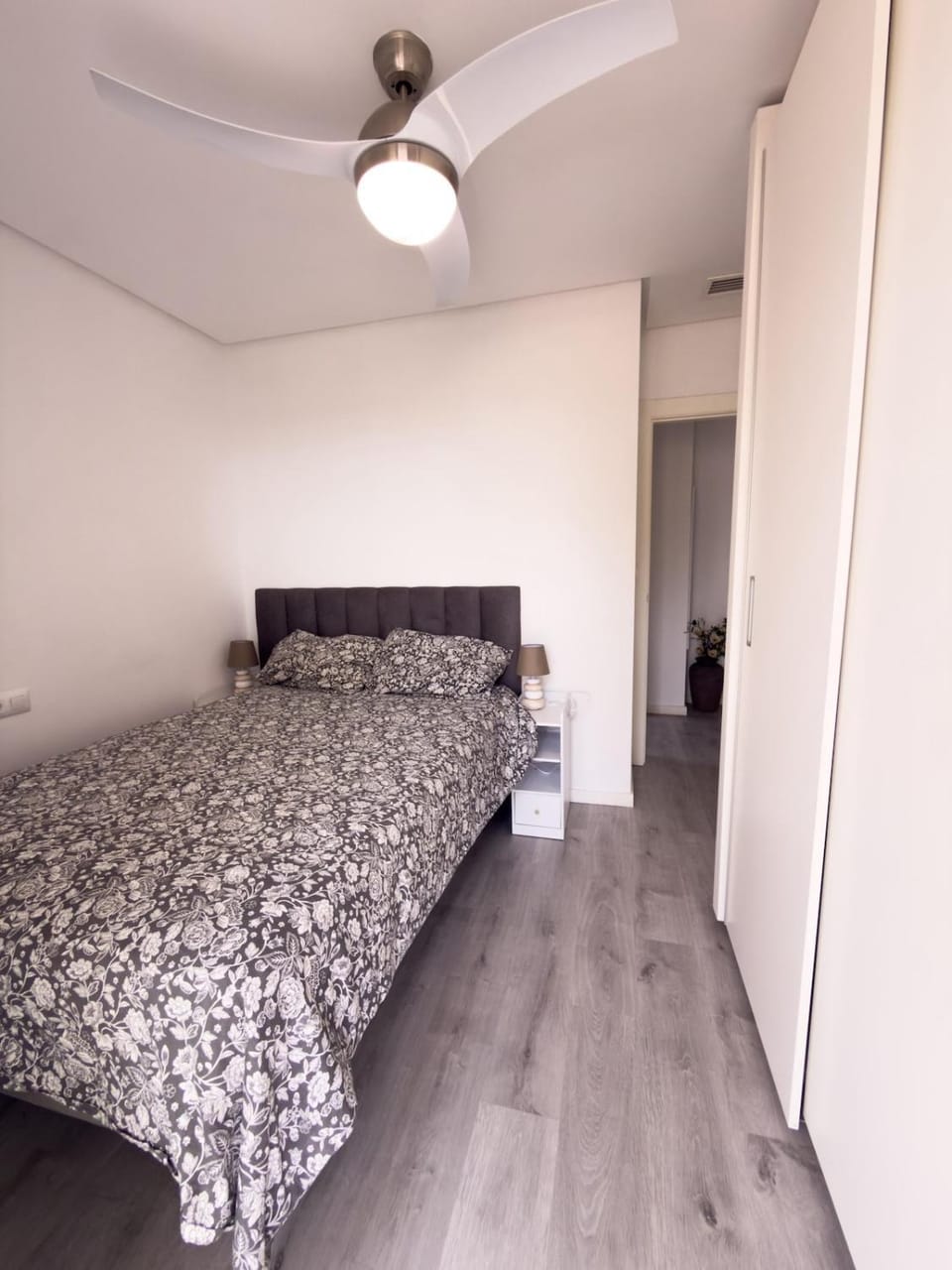 Modern apartment on Zenia Boulevard Apartment in Vega Baja del Segura