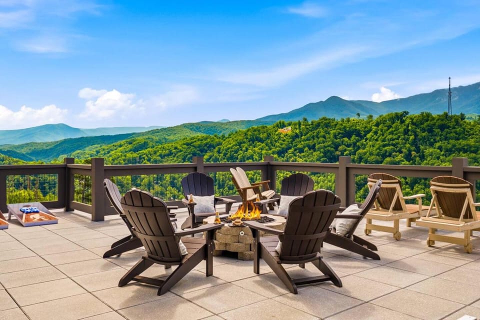 Smokey Mountain High House in Gatlinburg