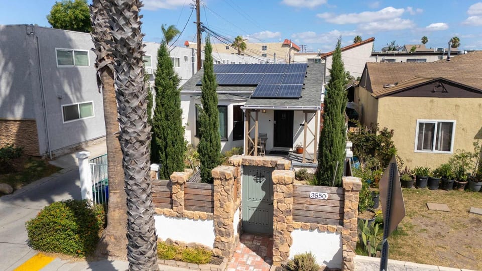 Al Fresco Patio Dining Central Located House in San Diego