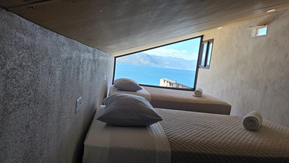 Lake View, Unique Sunrises and Sunsets House in Sololá Department