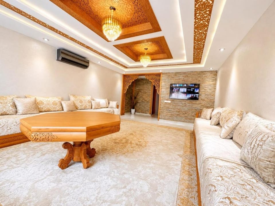 Communal lounge/ TV room, Living room, air conditioner