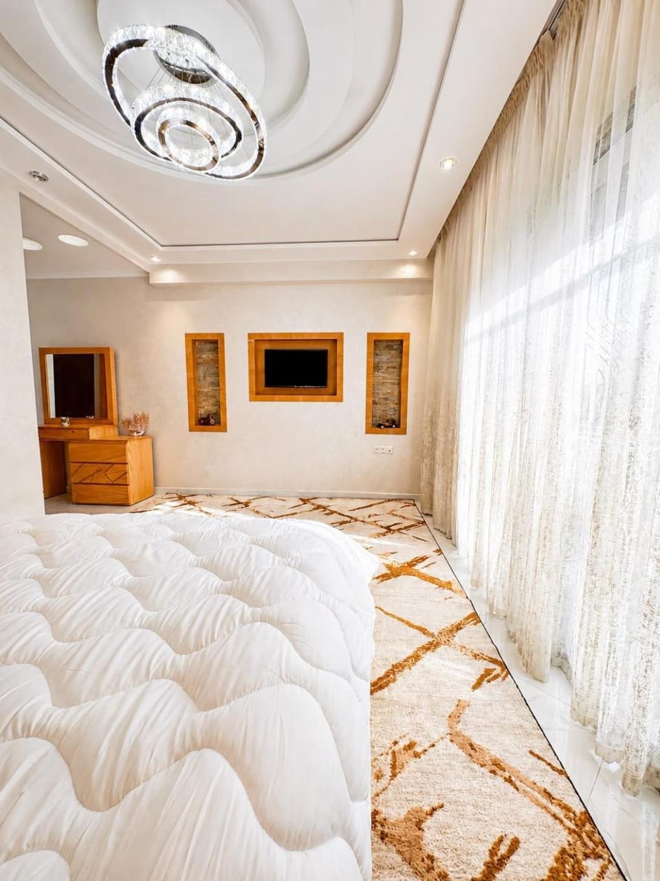Bed, TV and multimedia, Bedroom