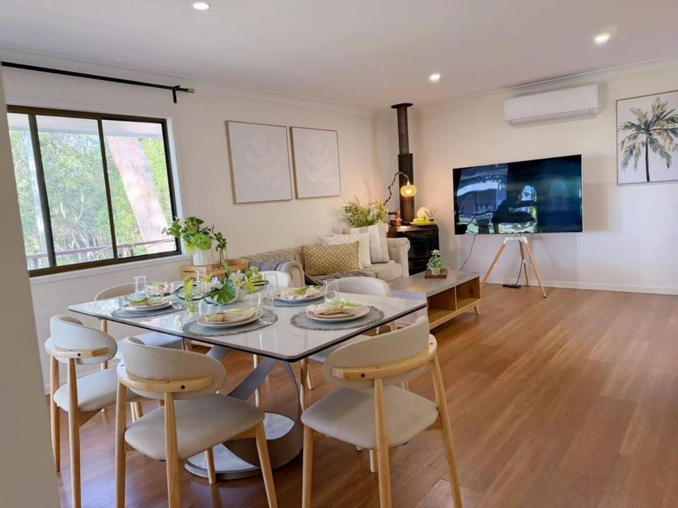 Hidden 2BR Retreat - Relax & Recharge House in Mudgeeraba