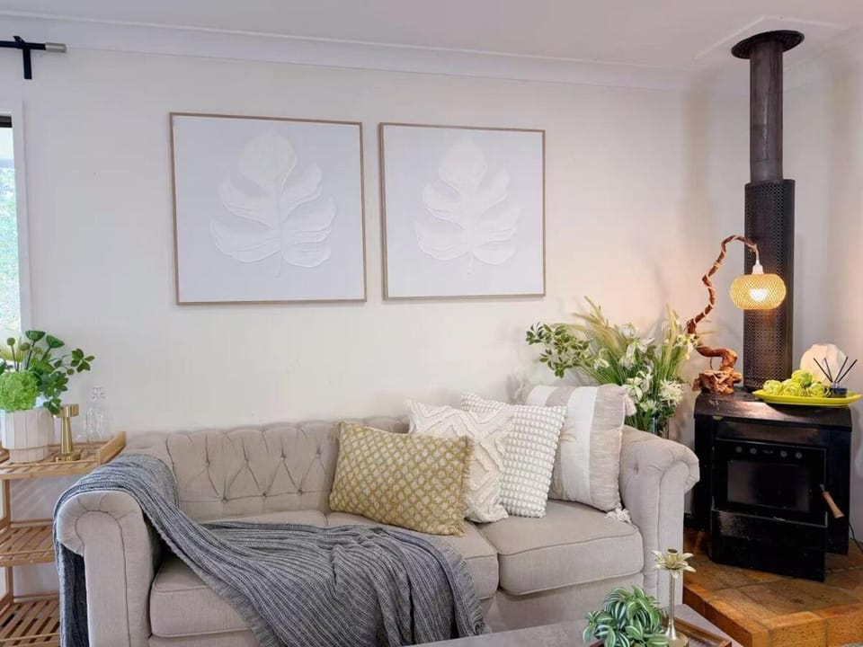 Hidden 2BR Retreat - Relax & Recharge House in Mudgeeraba