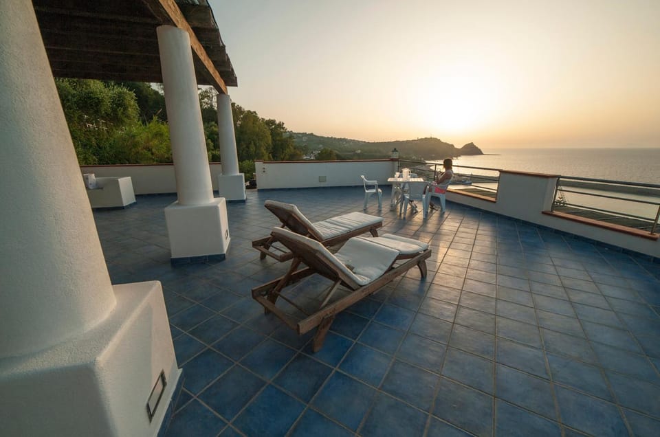 Property building, Balcony/Terrace, Meeting/conference room, Mountain view, Sea view