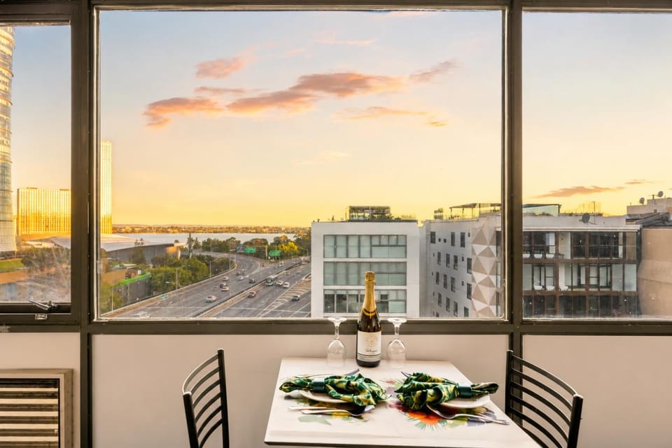 Perth Central City River View, CBD & Kings Park Apartment in Perth