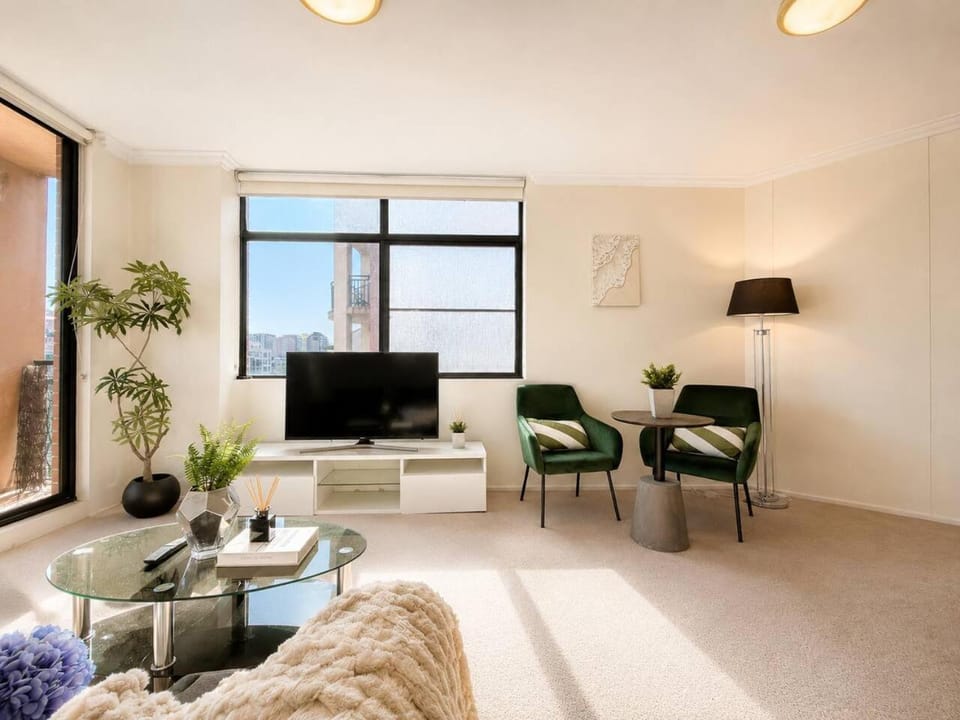 Convenient Pyrmont Stay Walk to Darling Harbour Apartment in Sydney