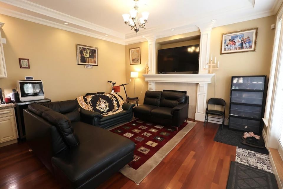 TV and multimedia, Seating area