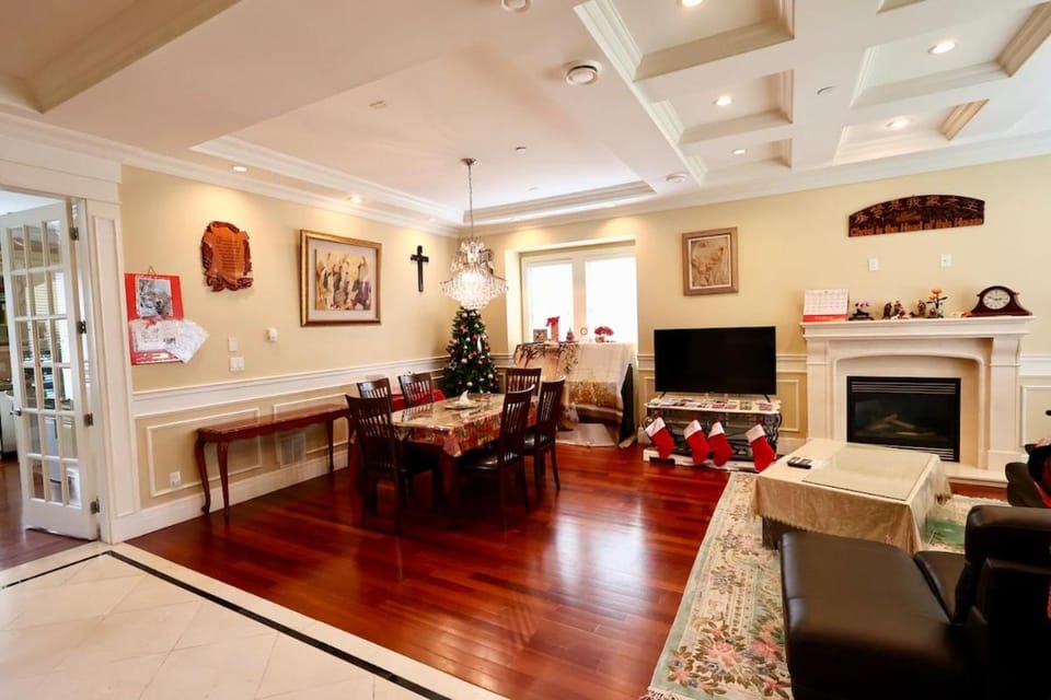 TV and multimedia, Dining area