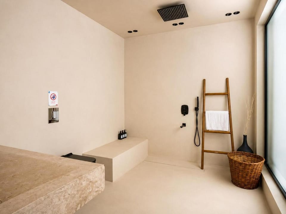 Bed, Bathroom, Photo of the whole room, Bedroom, towels