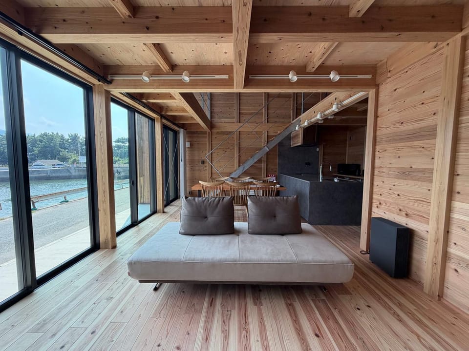 View (from property/room), Living room, Seating area