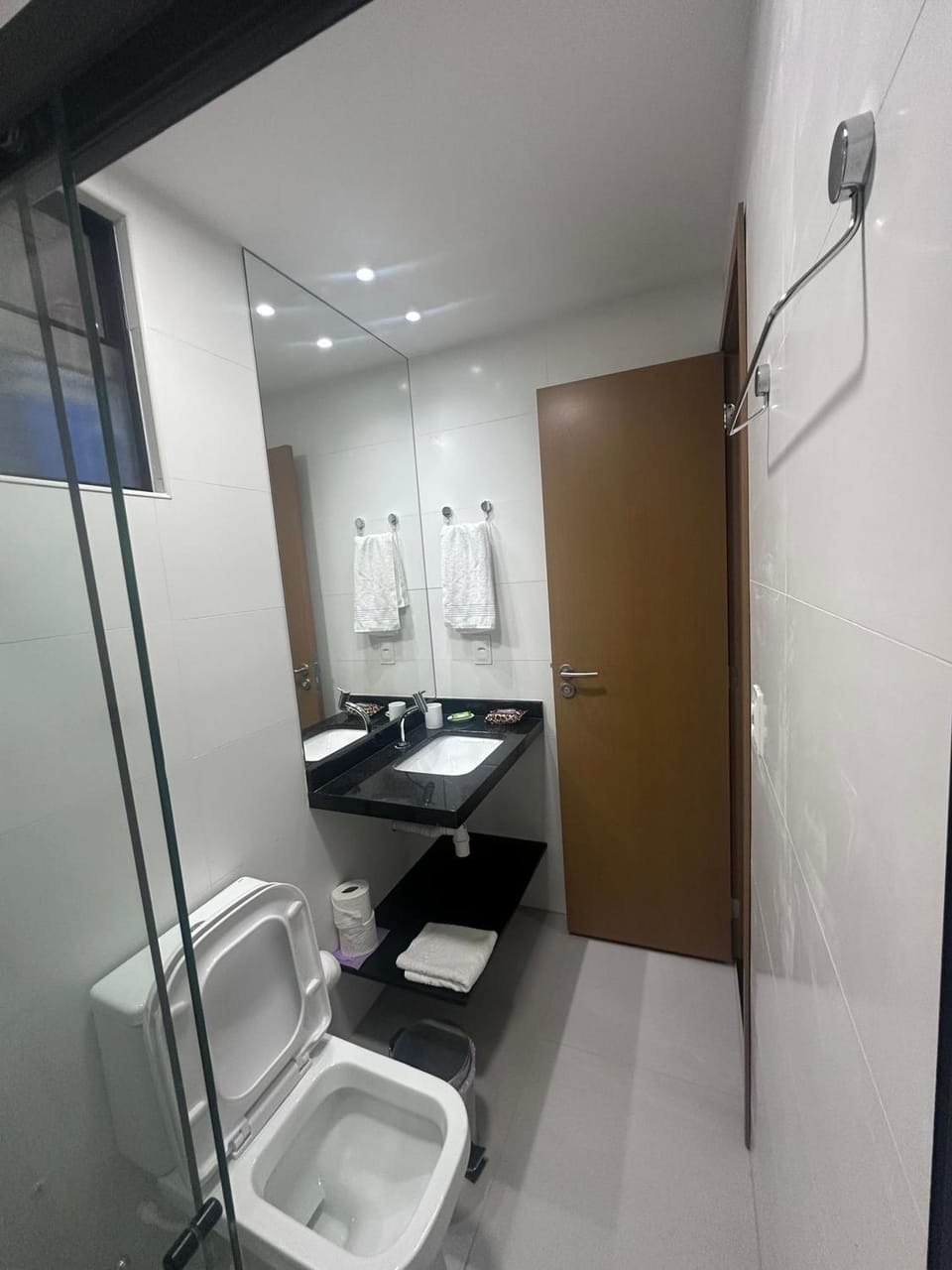 Shower, Toilet