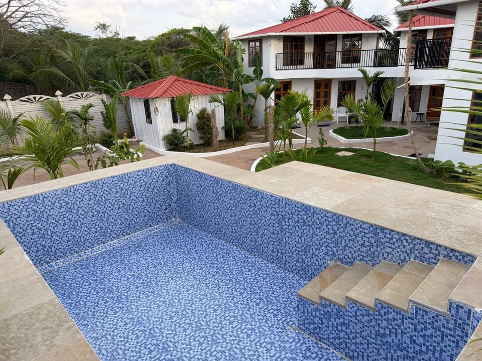 Property building, Garden, Garden view, Pool view, Swimming pool