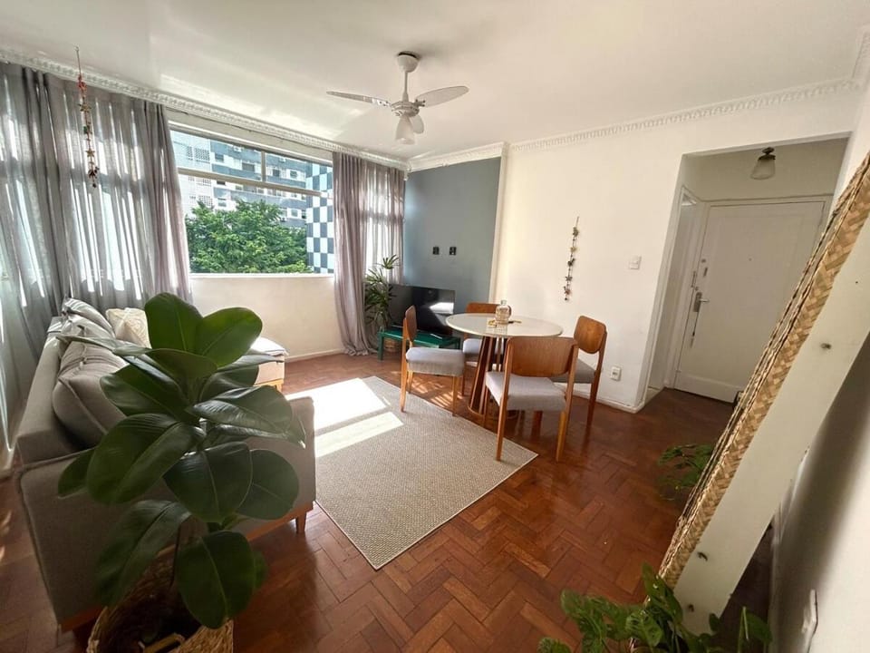 Apartamento no leblon - 2 Quadras da praia ou lagoa, com ampla gastronomia ao entorno! Apartment in Rio de Janeiro