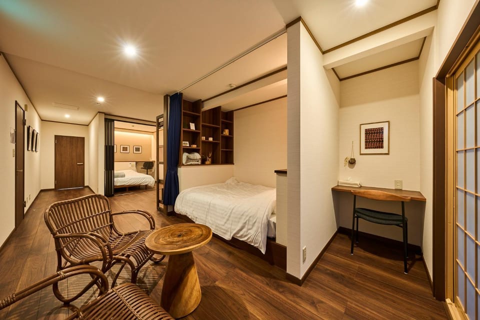Bed, Living room