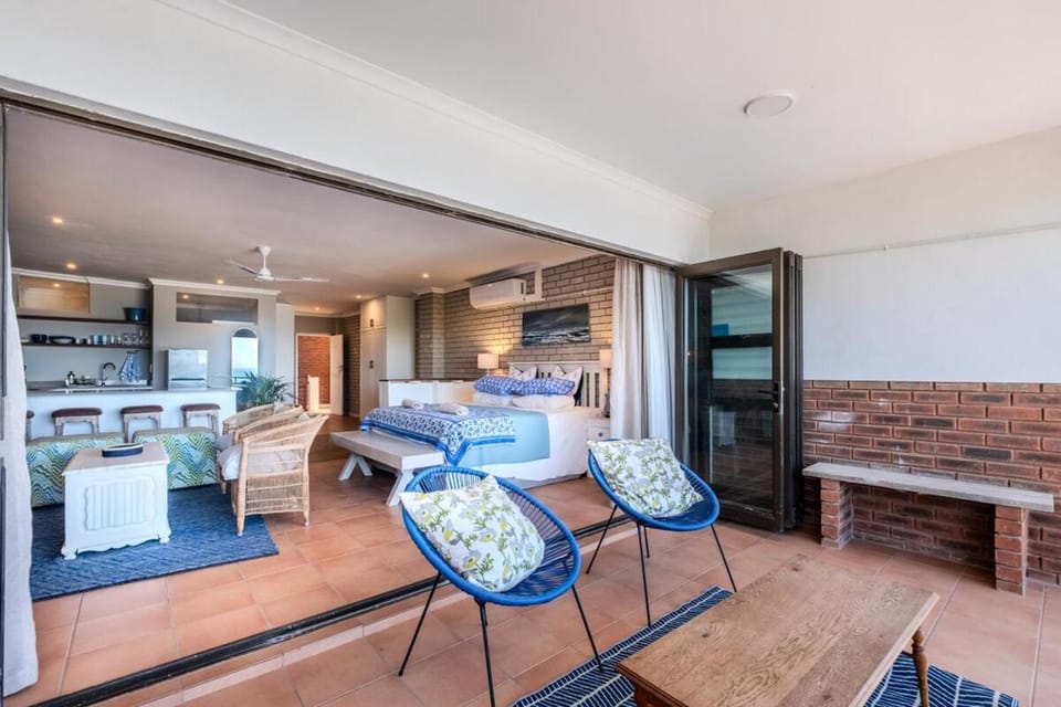 Serene Coastal Retreat Ocean Serenity M1 Apartment in KwaZulu-Natal