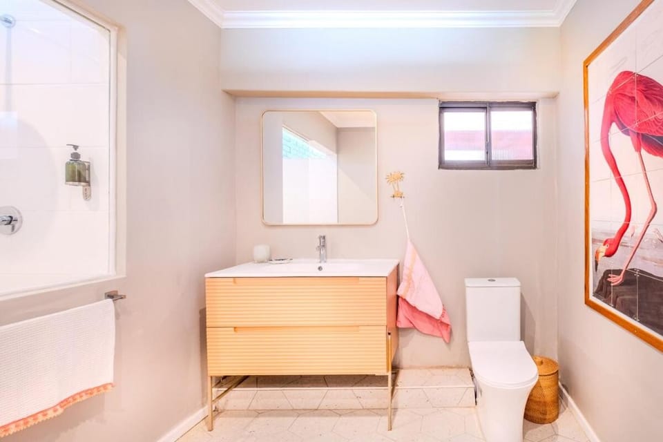 Serene Coastal Retreat Ocean Serenity M1 Apartment in KwaZulu-Natal