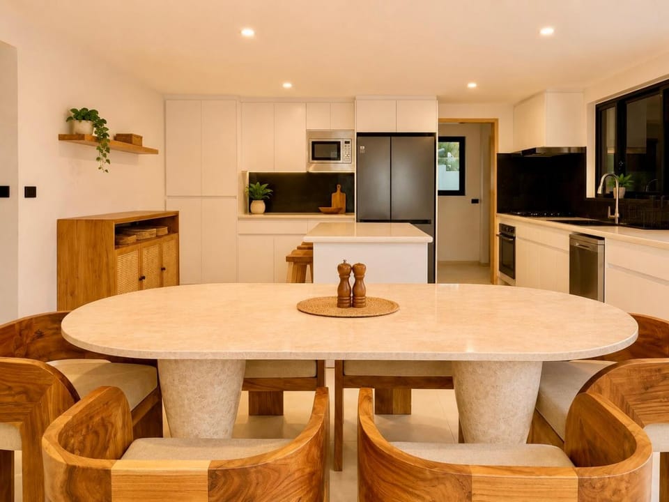5 Palms Wailoaloa, 6BR Villa Villa in Nadi