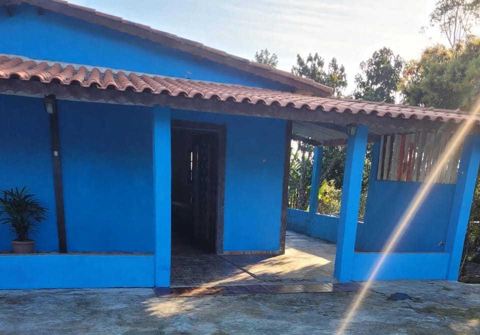 Recanto Arara-azul, piscina aquecida House in State of São Paulo