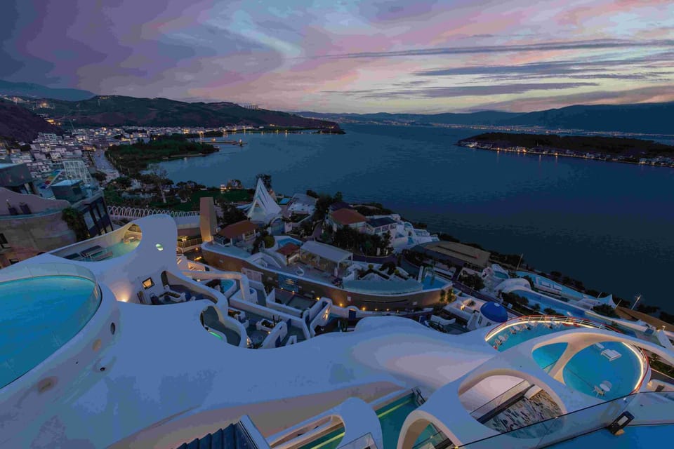 Nearby landmark, Natural landscape, Bird's eye view, City view, Lake view, Mountain view, Pool view, Sea view, Swimming pool, Sunrise, Sunset