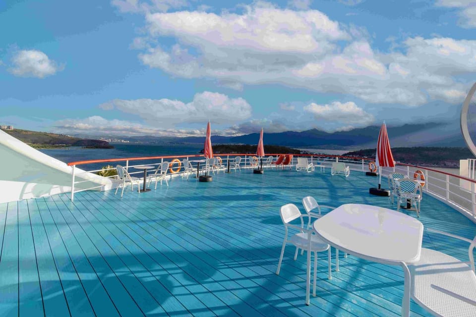 Nearby landmark, Day, Natural landscape, Mountain view, Pool view, Swimming pool, sunbed