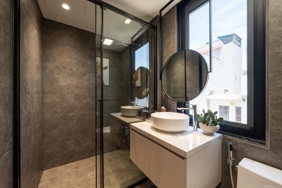 Lebenlang Hoàng Cầu Hotel in Hanoi