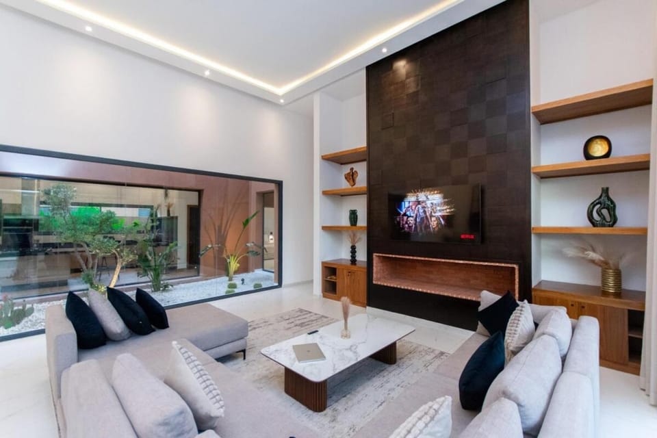Communal lounge/ TV room