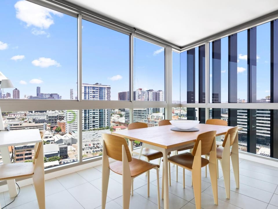 Day, View (from property/room), Dining area