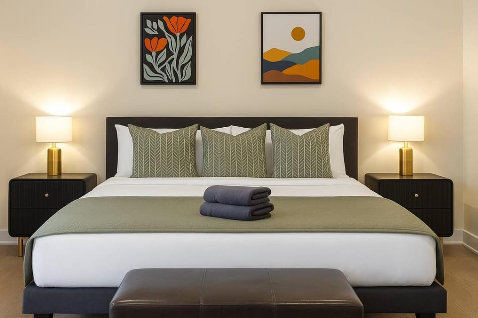 The Suite Spot Eclectic • Modern • Sleeps 6 Apartment in Lower West Side
