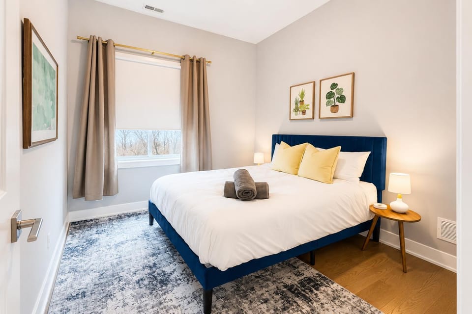 Bed, View (from property/room), Photo of the whole room, Bedroom